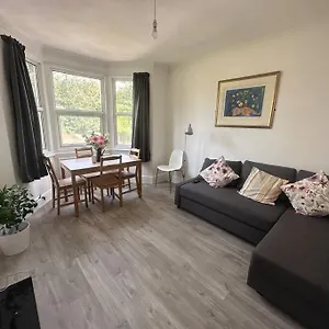 Modern 2 Bedroom Flat, Se6 Apartment Catford