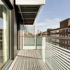 The Wentworth - Sleeps 4 Apartment London