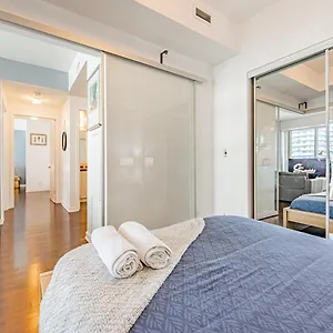York 5 Apartment Toronto